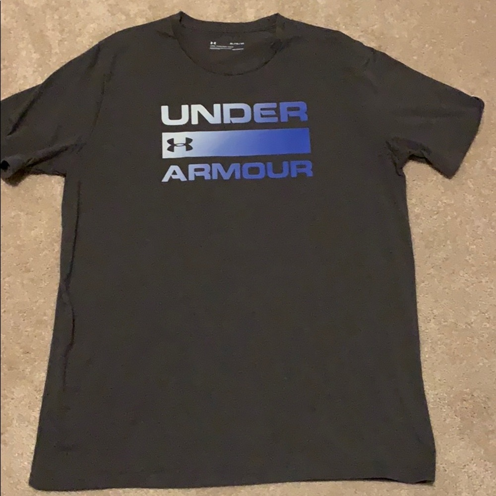 Under armour tee shirt